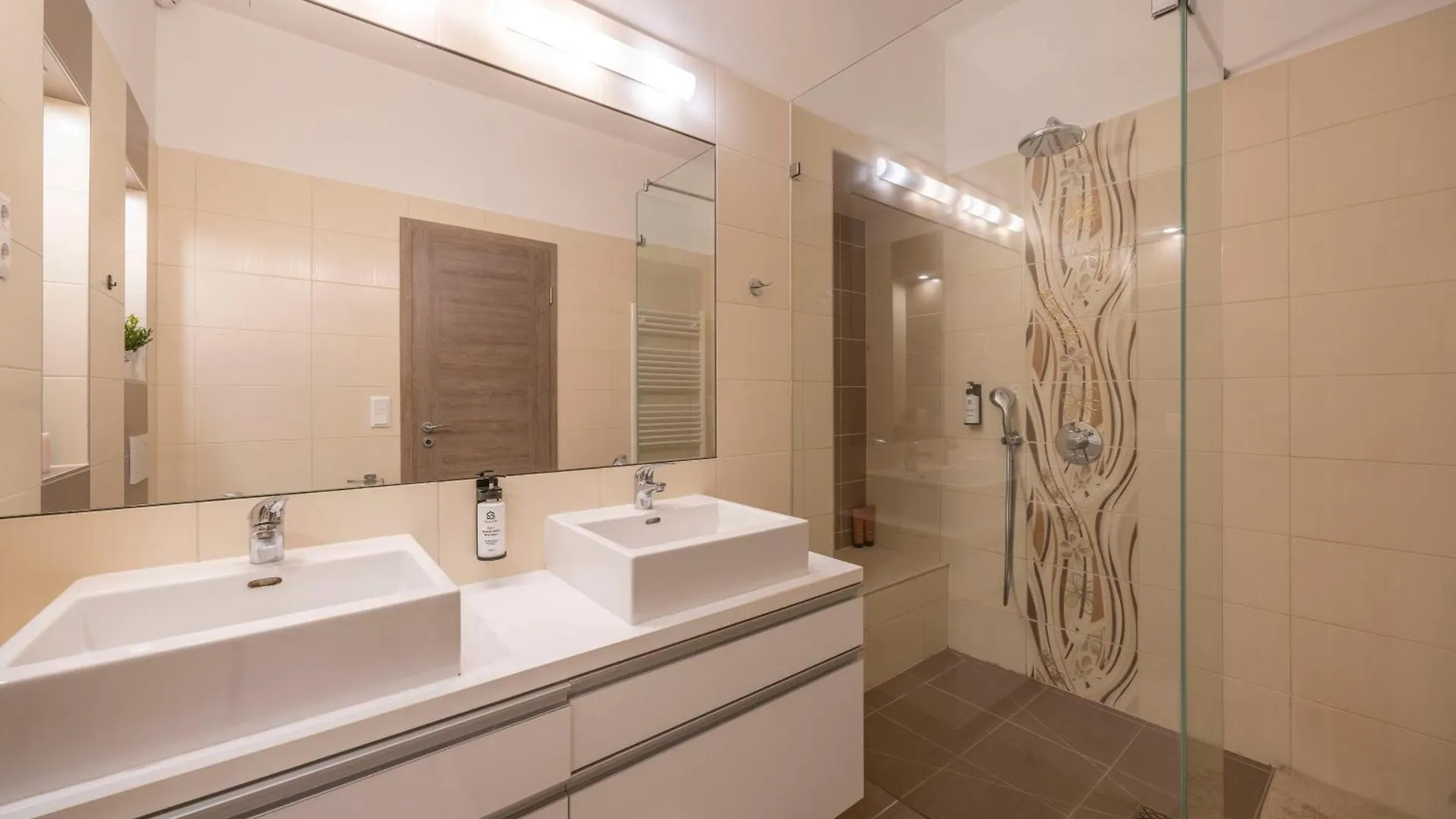 Exclusive N' Grand City Center Residence With 5 Bedrms Budapeste Apartamento