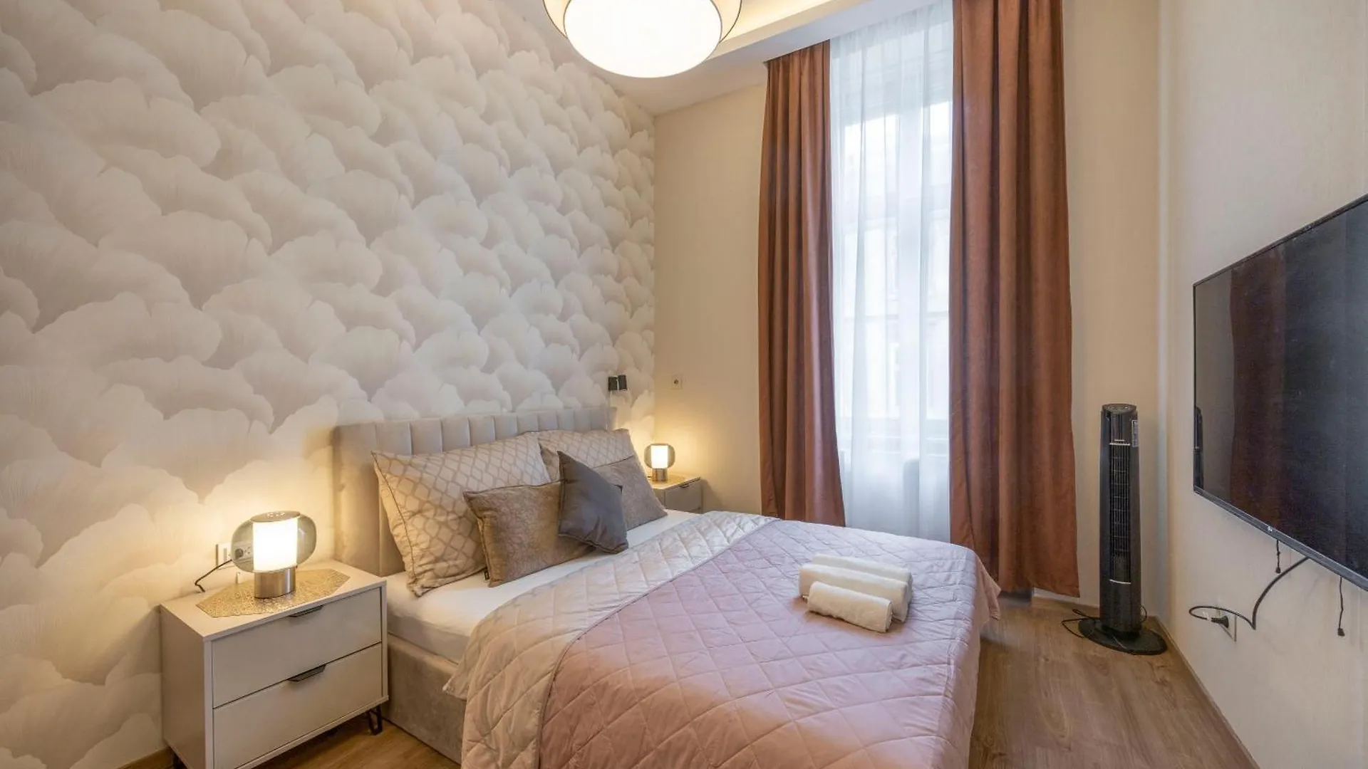 Exclusive N' Grand City Center Residence With 5 Bedrms Budapest Apartment