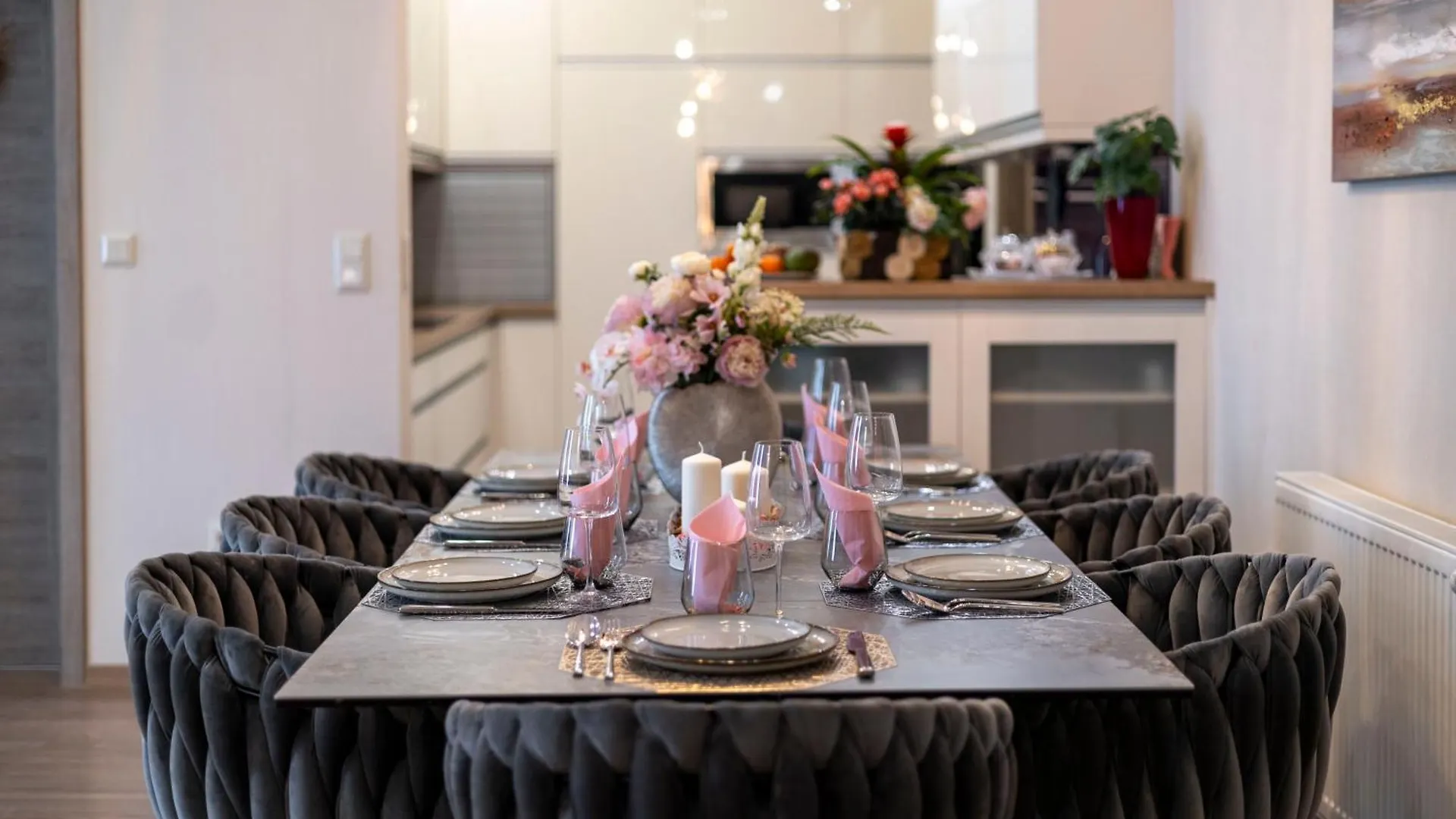 Exclusive N' Grand City Center Residence With 5 Bedrms Budapest